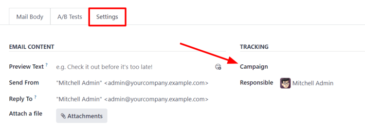 A beállítások fül nézete az Odoo Email Marketingben, amikor a kampánybeállítás aktiválva van.
