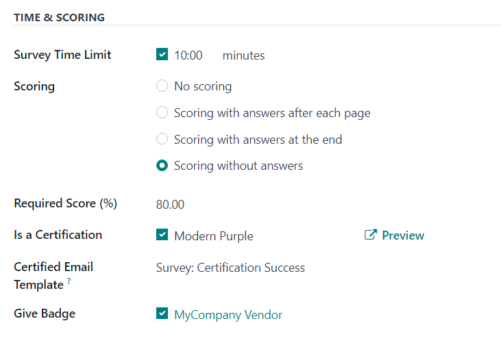 Az Idő és pontozás szakasz az Odoo Surveys kérdőív űrlapjának Beállítások fülén.